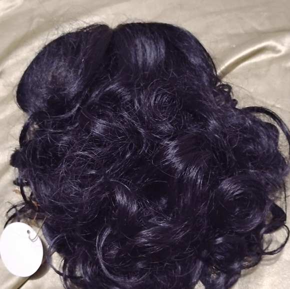 Wigs - Picture 3 of 4